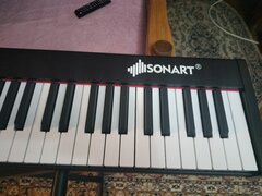 De vanzare, doar Bucuresti fara curier